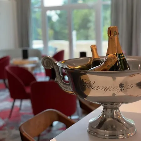 Hotel Husseren Collections - Proche Colmar - 4*