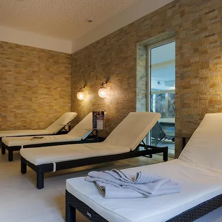 Husseren Collections - Proche Colmar - Hotel 4*