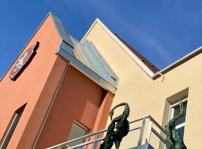 Husseren Collections - Proche Colmar - Hotel Eguisheim